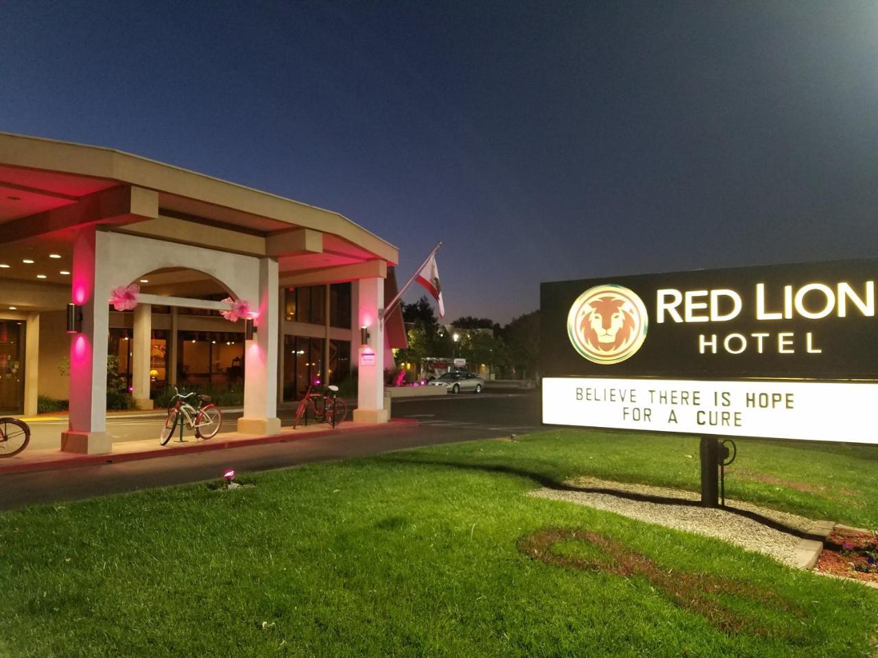 Red Lion Hotel Redding Exteriör bild